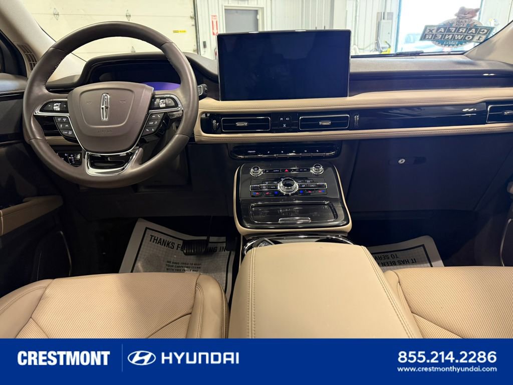 Used 2023 Lincoln Nautilus Reserve AWD/4WD image 2