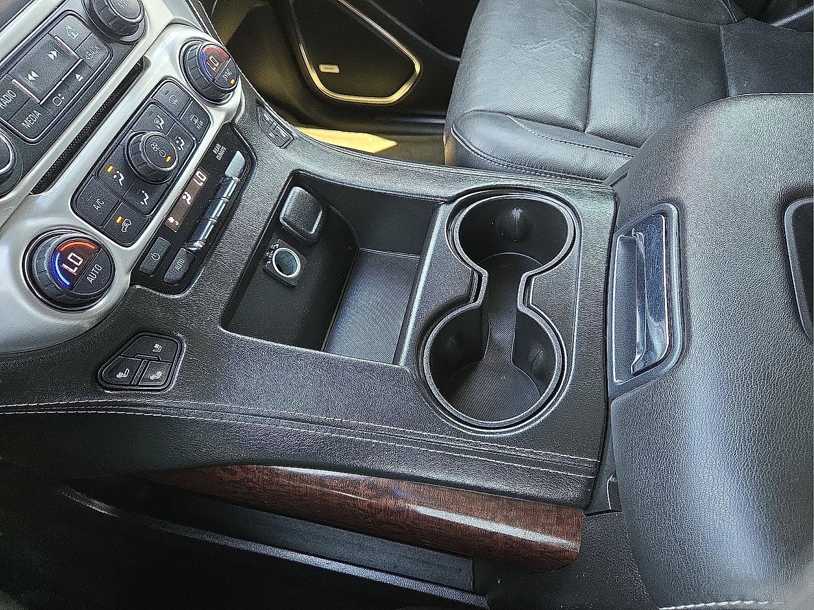 Used 2017 GMC Yukon SLT image 25