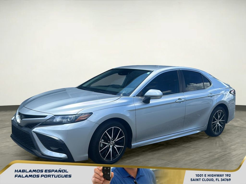 Used 2023 Toyota Camry SE FWD image 2
