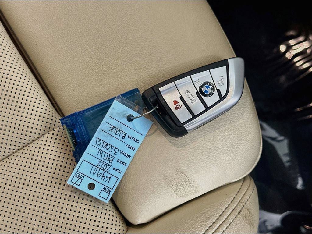 Used 2022 BMW 330i Sedan w/ Premium Package 2 RWD image 37