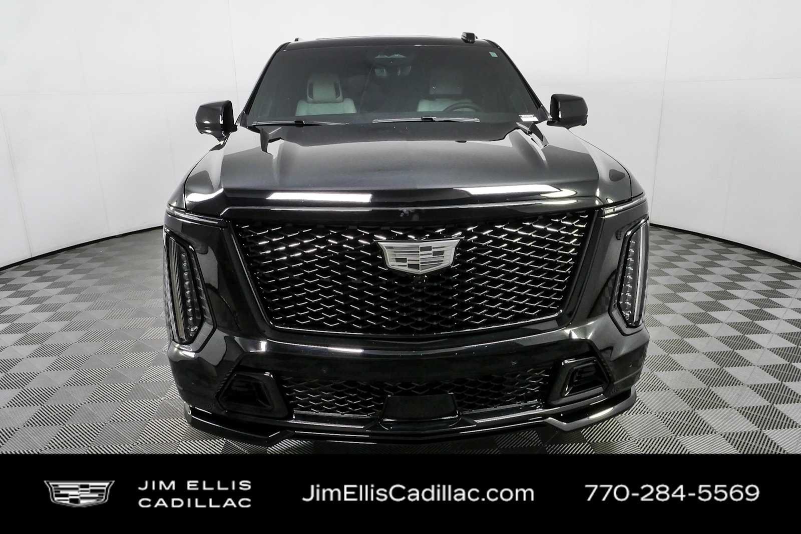 Certified 2025 Cadillac Escalade ESV V w/ LPO, ONYX Package AWD/4WD image 39