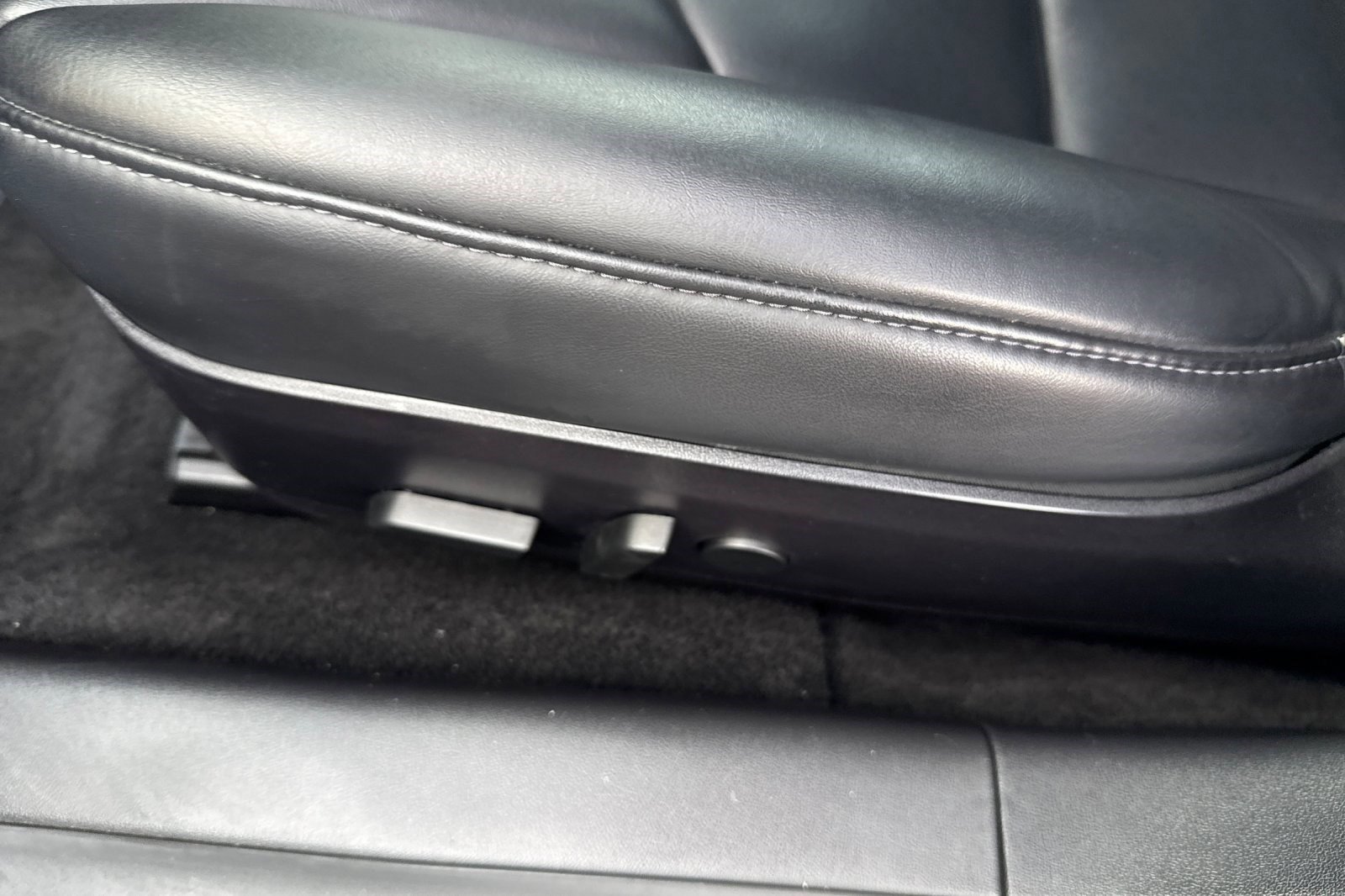 Used 2020 Tesla Model 3 Standard Range image 13