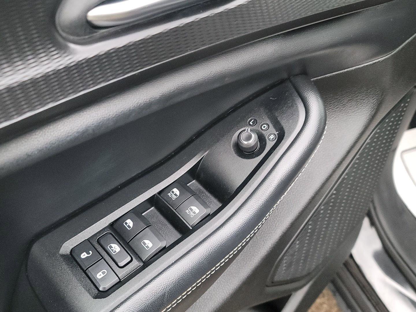 Used 2023 Jeep Grand Cherokee Laredo w/ Luxury Tech Group I image 19