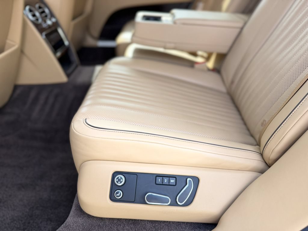 Used 2018 Bentley Flying Spur S V8 AWD/4WD image 16