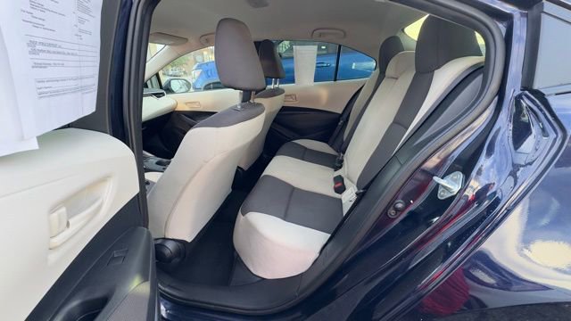 Used 2025 Toyota Corolla LE w/ Convenience Package image 19