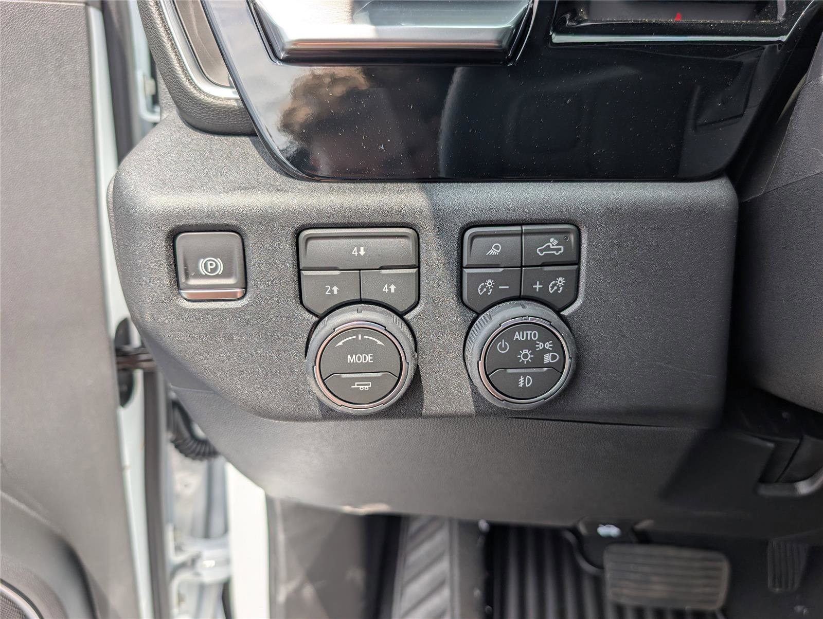 New 2026 Chevrolet Silverado 3500 LT w/ All Star Edition AWD/4WD image 14