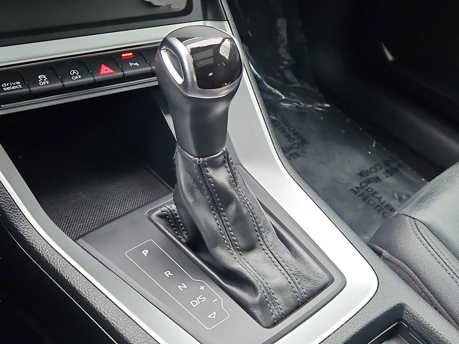 Used 2020 Audi Q3 2.0T Premium w/ Convenience Package image 28