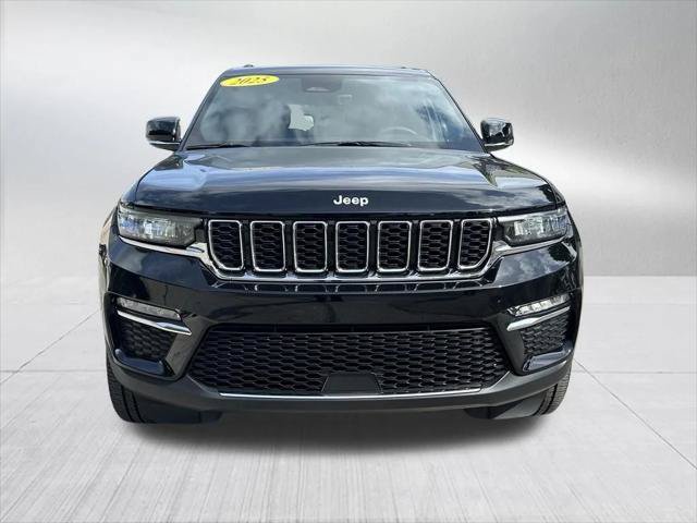 Certified 2025 Jeep Grand Cherokee Limited w/ Trailer Tow Package AWD/4WD video 2