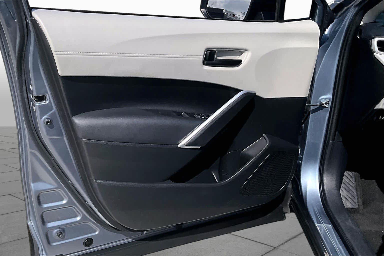 Used 2023 Toyota Corolla Cross LE FWD image 24