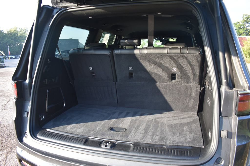 Used 2024 Jeep Wagoneer Series III AWD/4WD image 22
