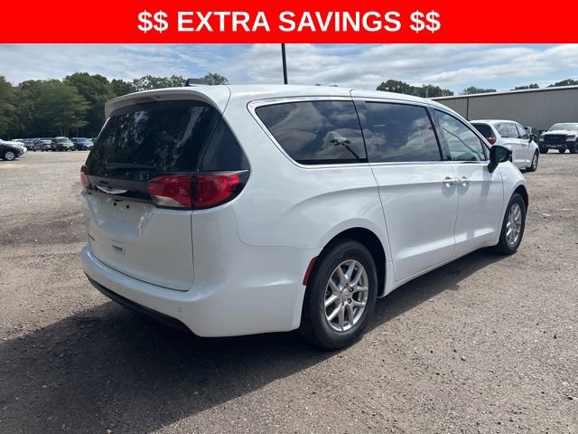 New 2026 Chrysler Voyager LX image 4