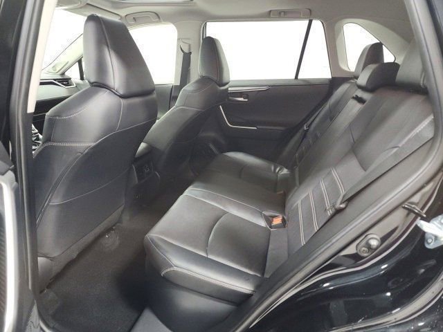 Used 2020 Toyota RAV4 Limited image 22