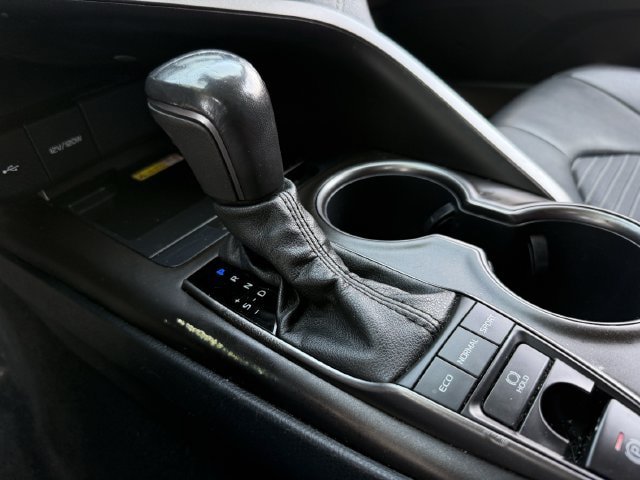 Used 2022 Toyota Camry XSE w/ Navigation Package FWD image 19