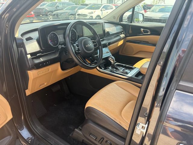 Used 2024 Kia Carnival EX FWD image 8