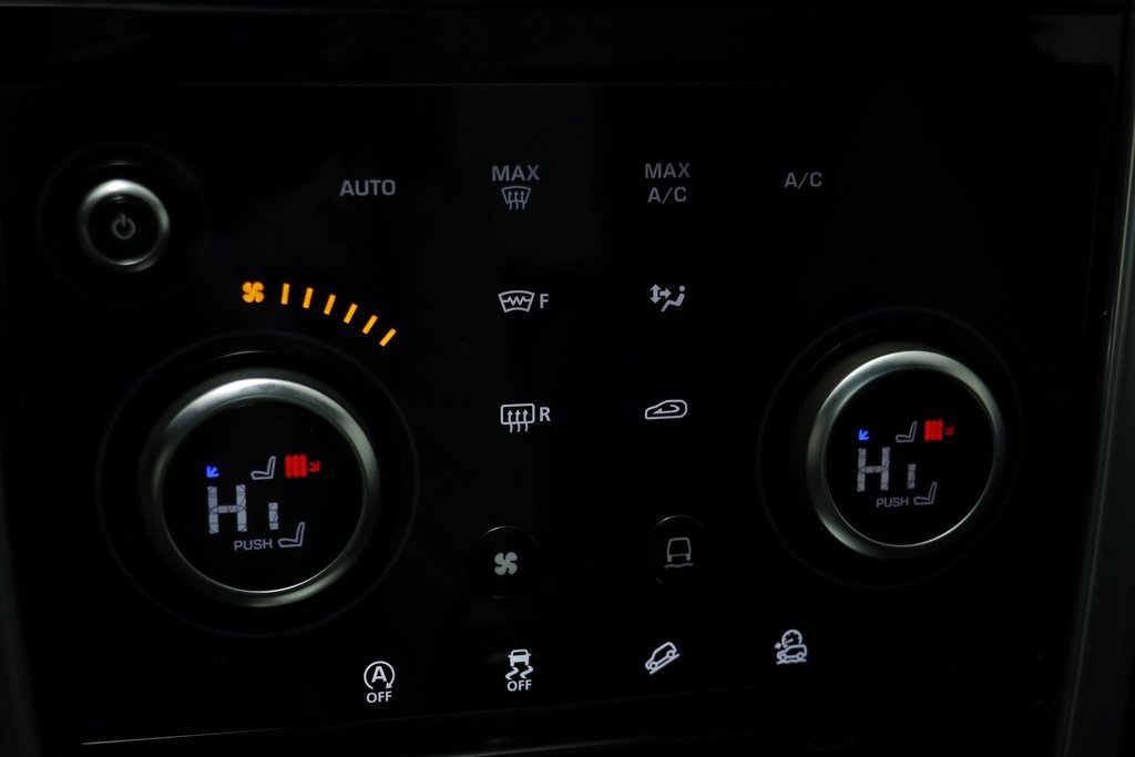 Used 2022 Land Rover Discovery Sport SE image 12