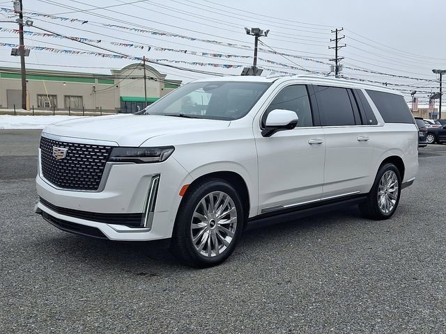 Used 2024 Cadillac Escalade ESV Premium Luxury w/ Performance Package AWD/4WD image 3