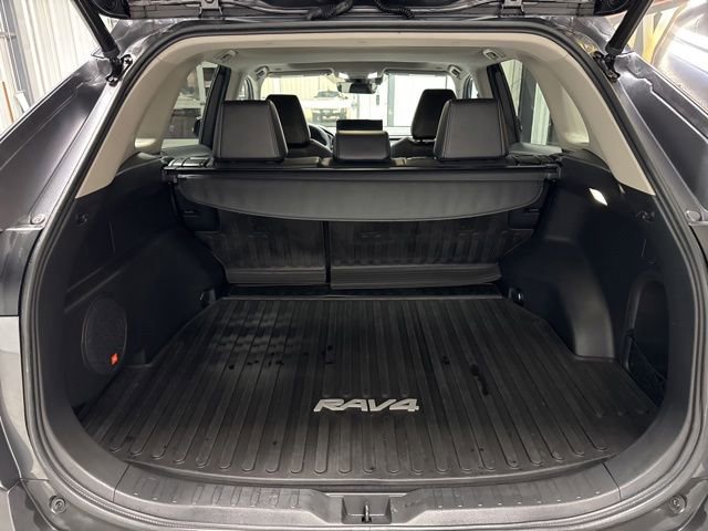 Used 2023 Toyota RAV4 Limited AWD/4WD image 18