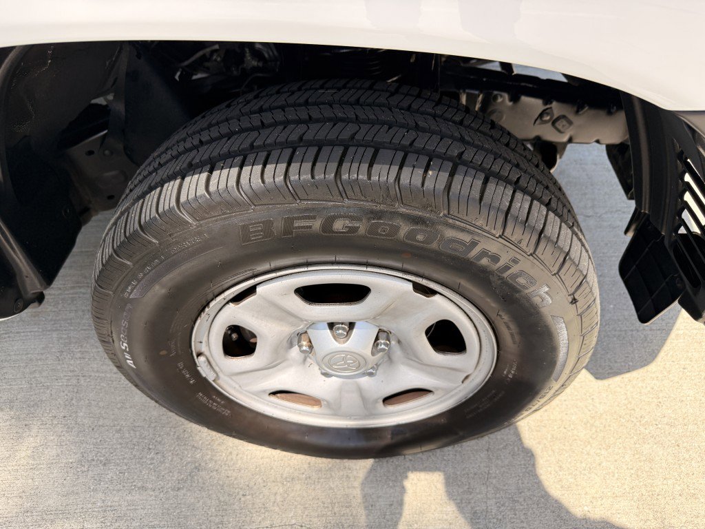 Used 2014 Toyota Tacoma 2WD Access Cab w/ Convenience Package image 9