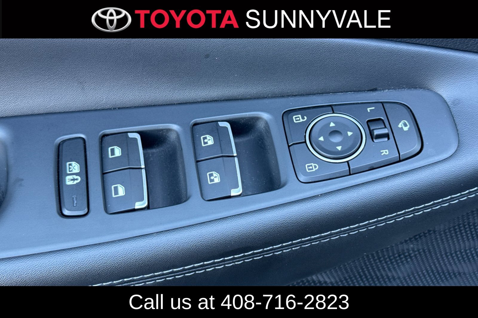 Used 2023 Hyundai Santa Fe Limited AWD/4WD image 17