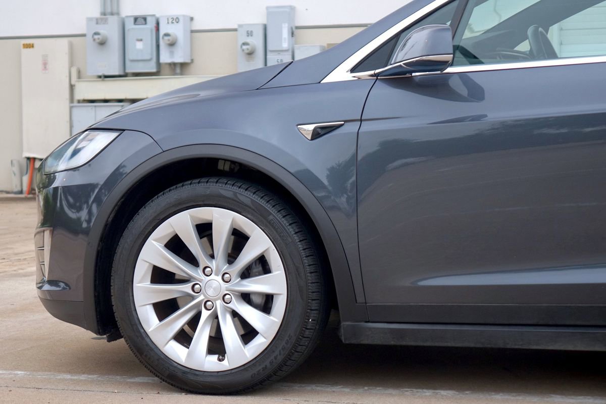 Used 2018 Tesla Model X 100D AWD/4WD image 23