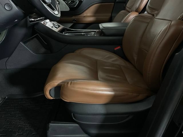 Used 2023 Lincoln Aviator Reserve w/ Equipment Group 201A AWD/4WD image 28
