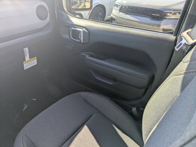 New 2025 Jeep Gladiator Sport image 15