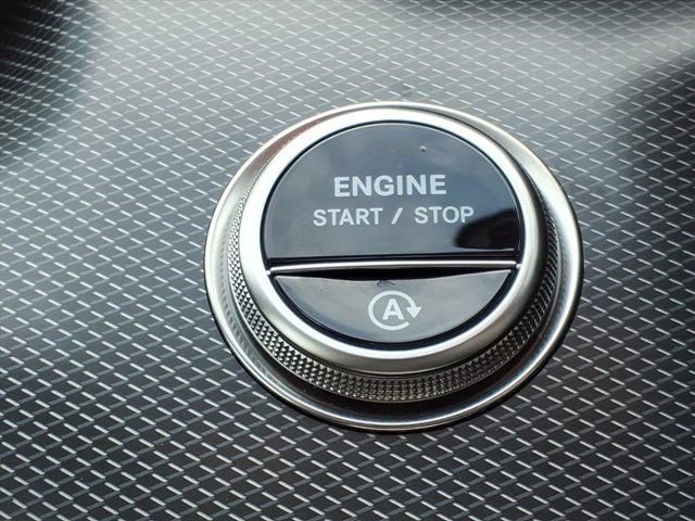 Used 2025 Mercedes-Benz C 300 4MATIC Sedan image 25