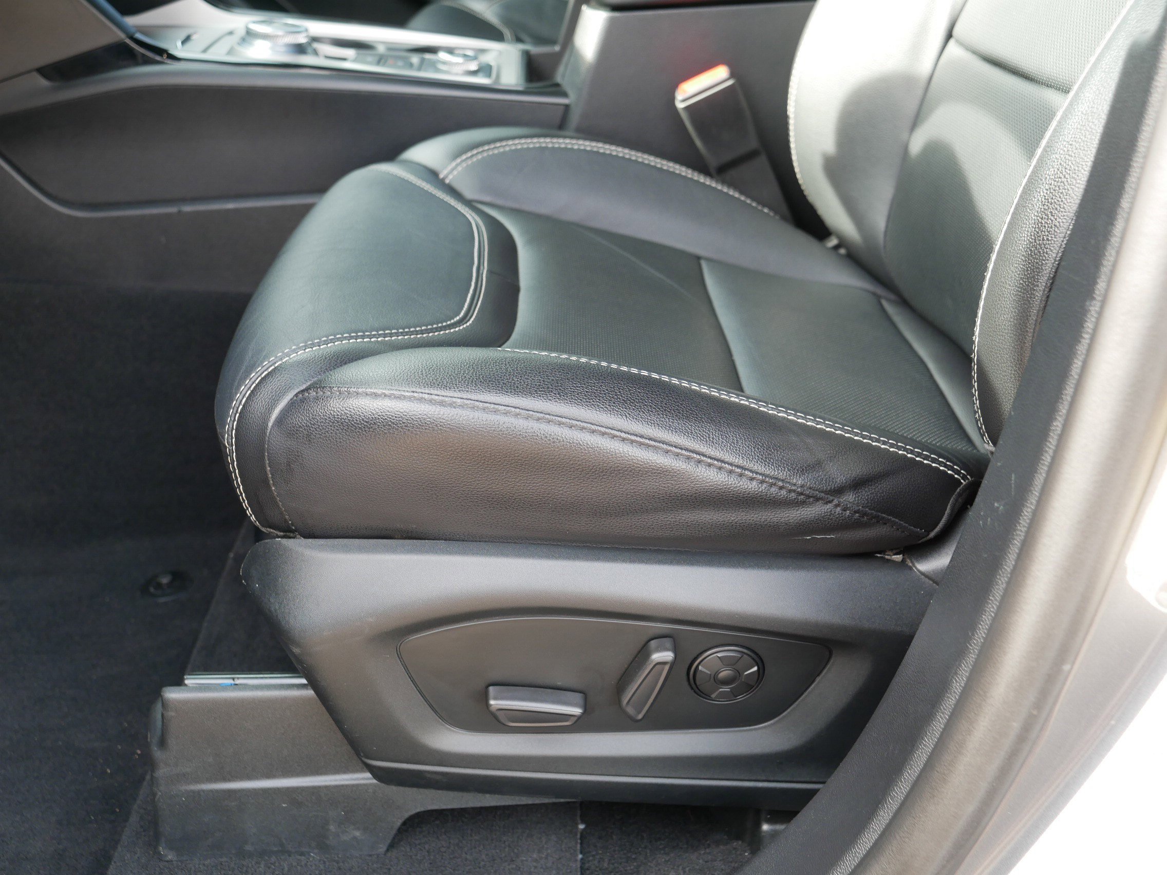 Used 2021 Ford Explorer ST w/ Equipment Group 401A image 20