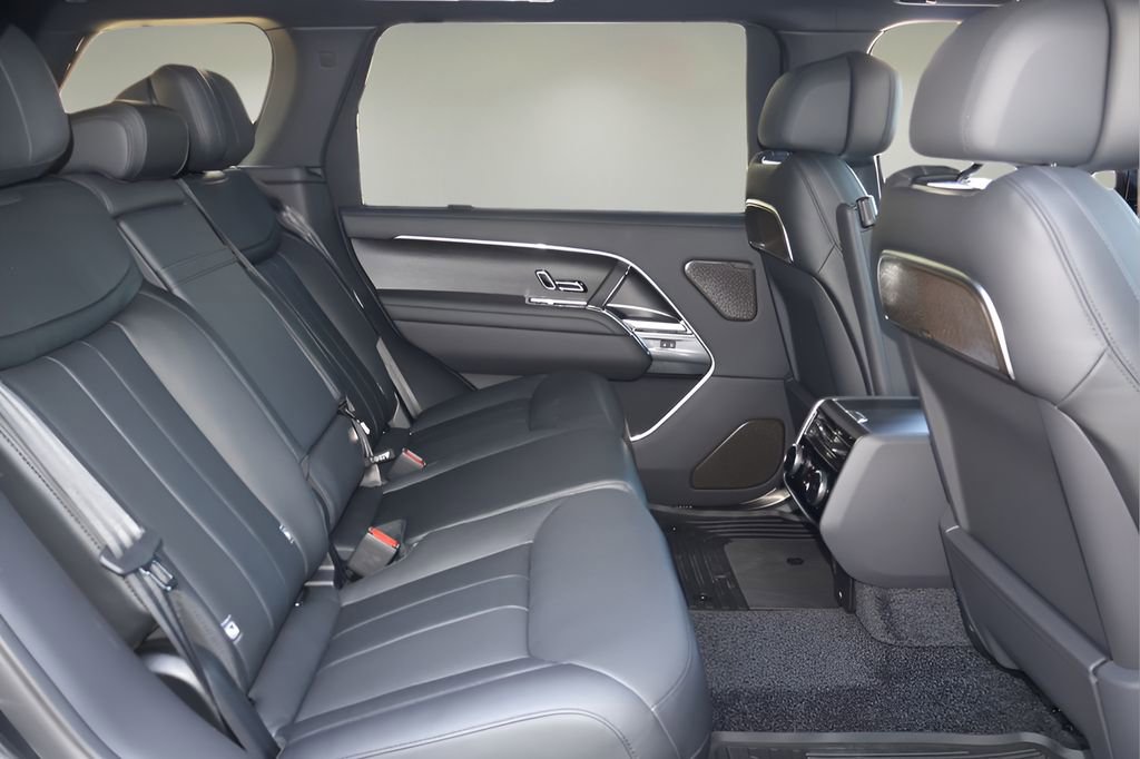 New 2026 Land Rover Range Rover Long Wheelbase Autobiography AWD/4WD image 17