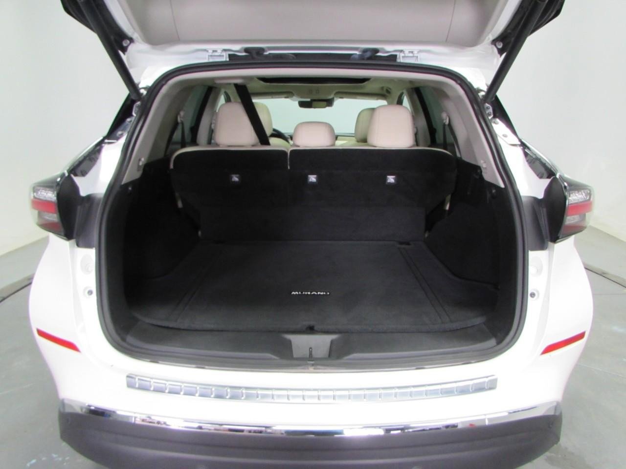 Used 2024 Nissan Murano SL image 11