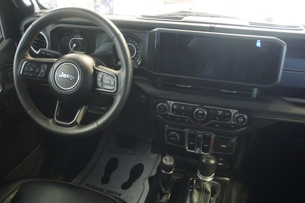 Used 2024 Jeep Gladiator Sport w/ Premium Package AWD/4WD image 30