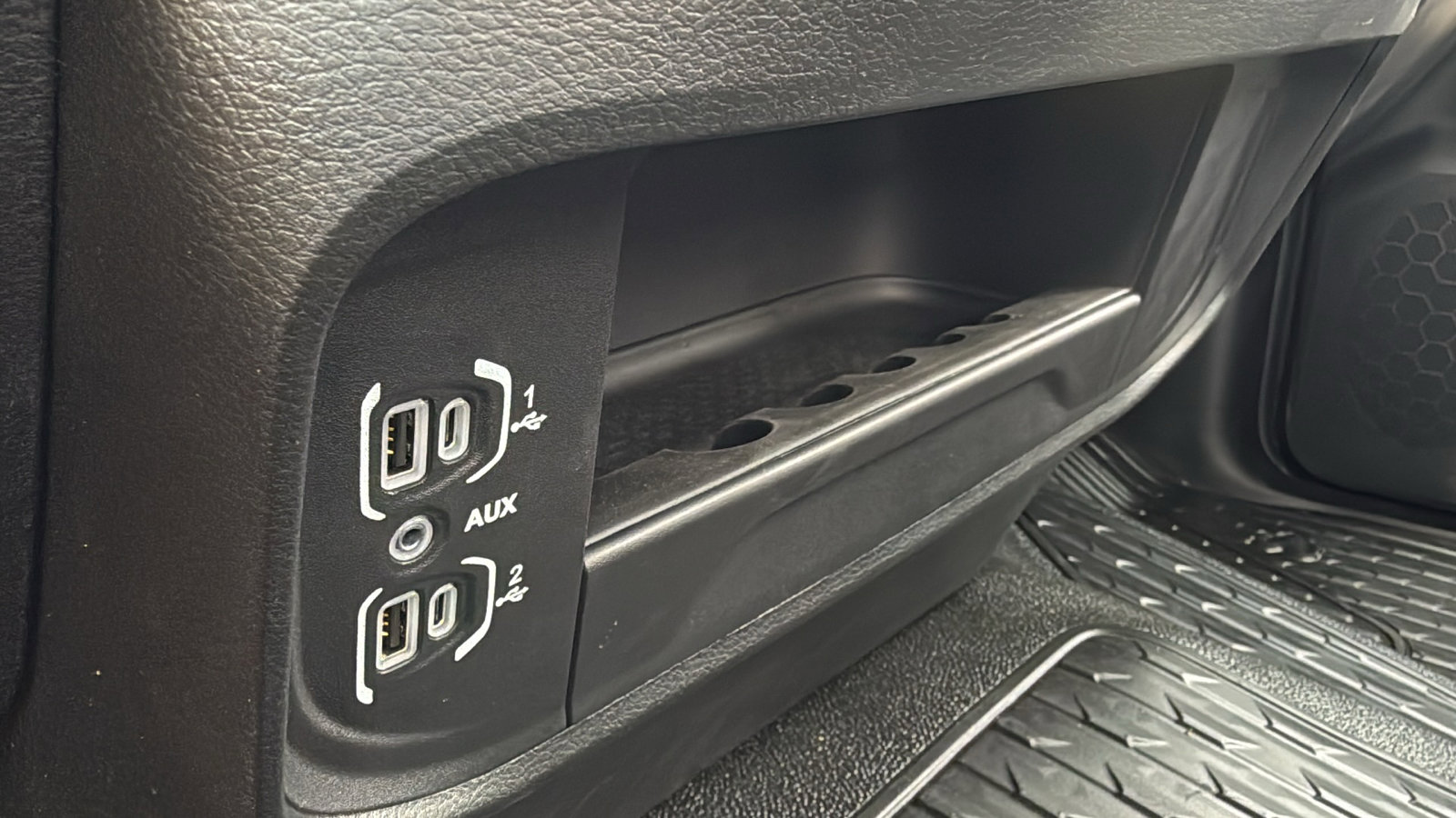 New 2025 RAM 5500 Tradesman AWD/4WD image 21