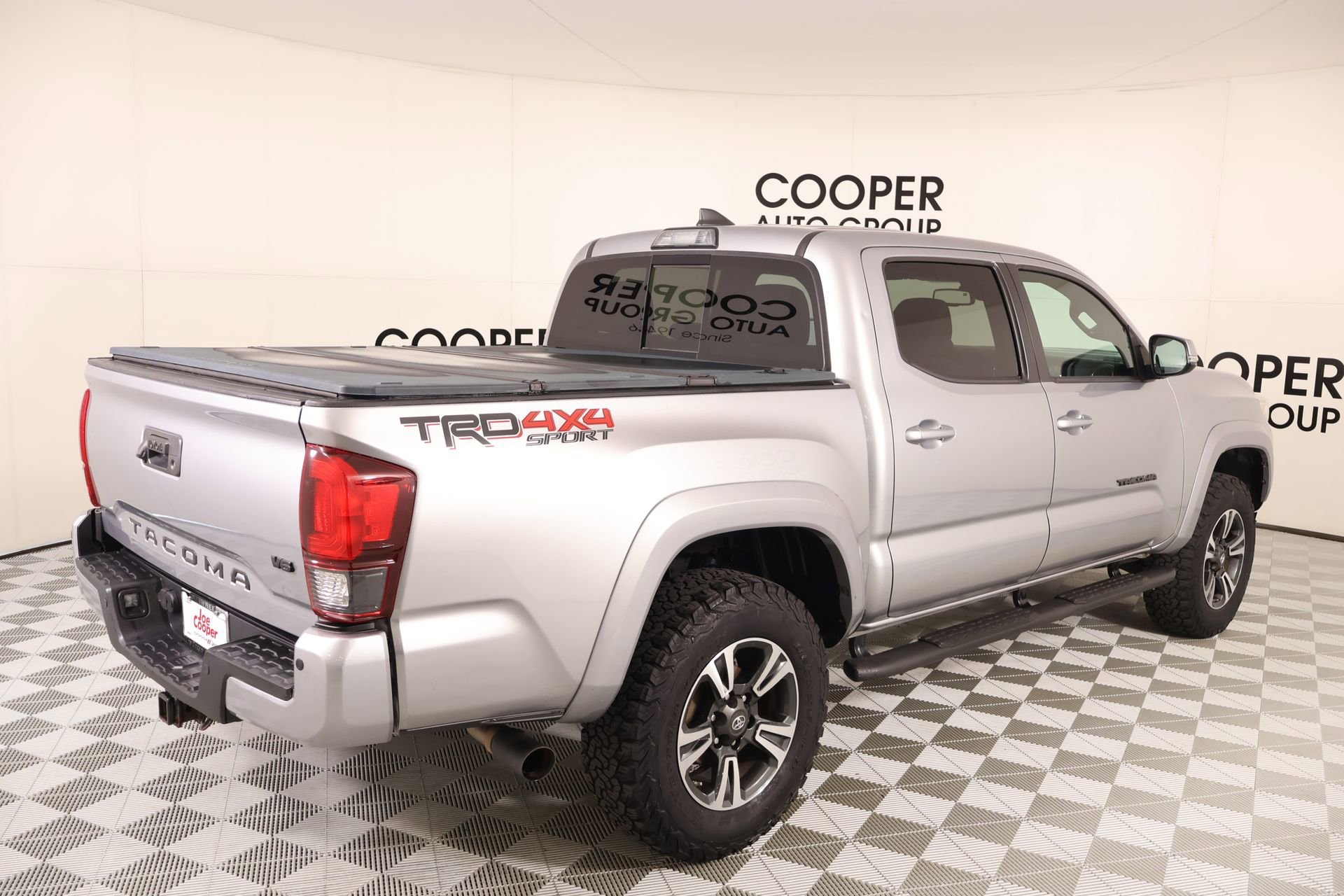 Used 2018 Toyota Tacoma TRD Sport w/ Technology Package AWD/4WD image 20