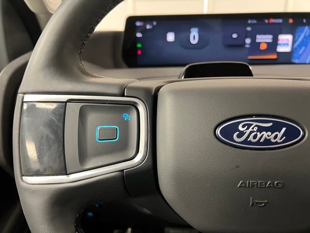 Used 2025 Ford Expedition Active AWD/4WD image 29