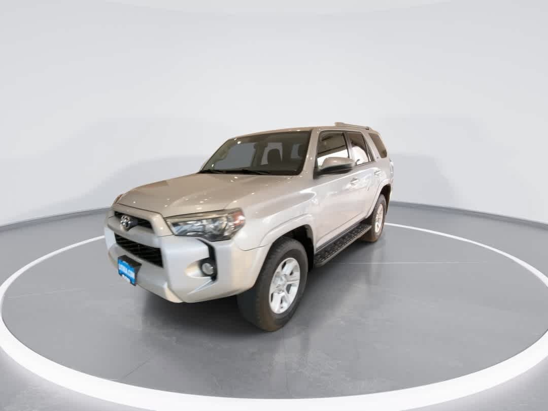 Used 2016 Toyota 4Runner SR5 AWD/4WD image 4