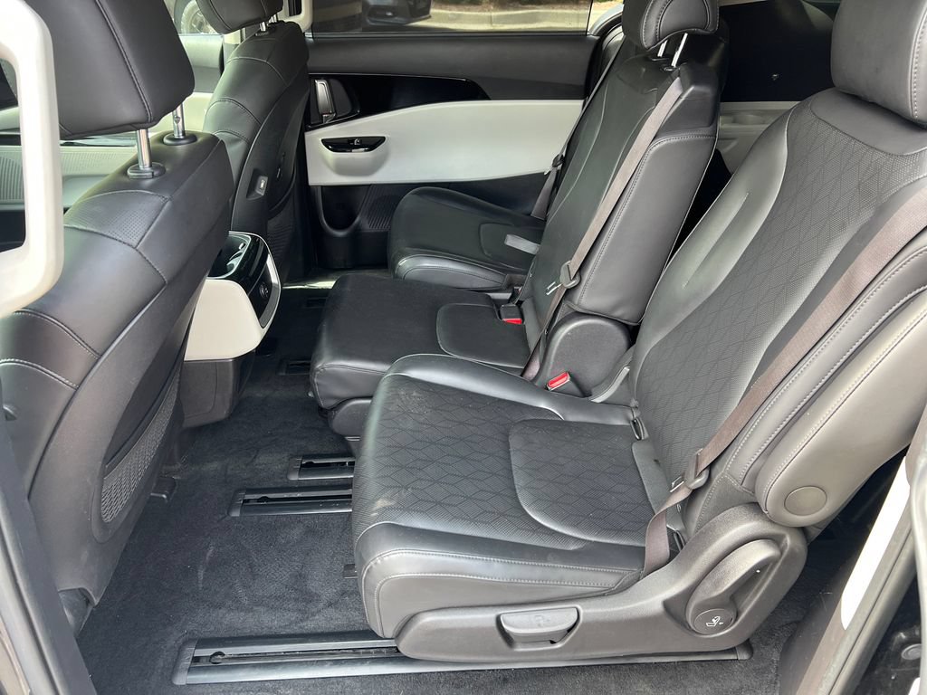 Used 2024 Kia Carnival EX FWD image 20