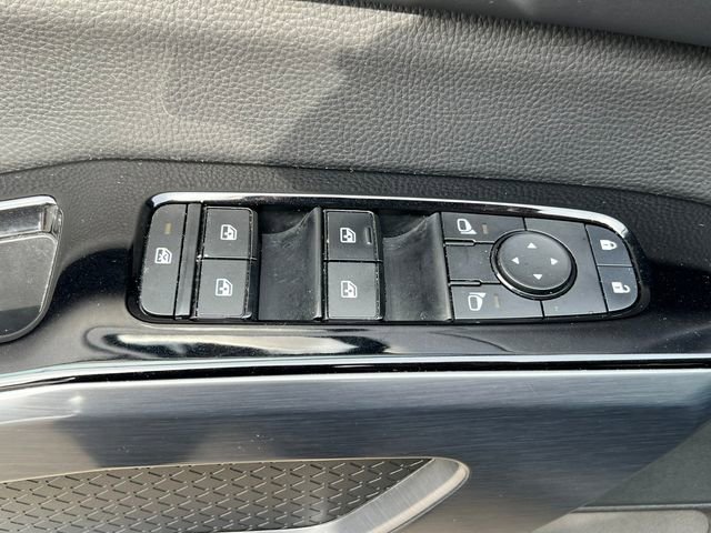 Used 2025 Nissan Pathfinder SL image 18