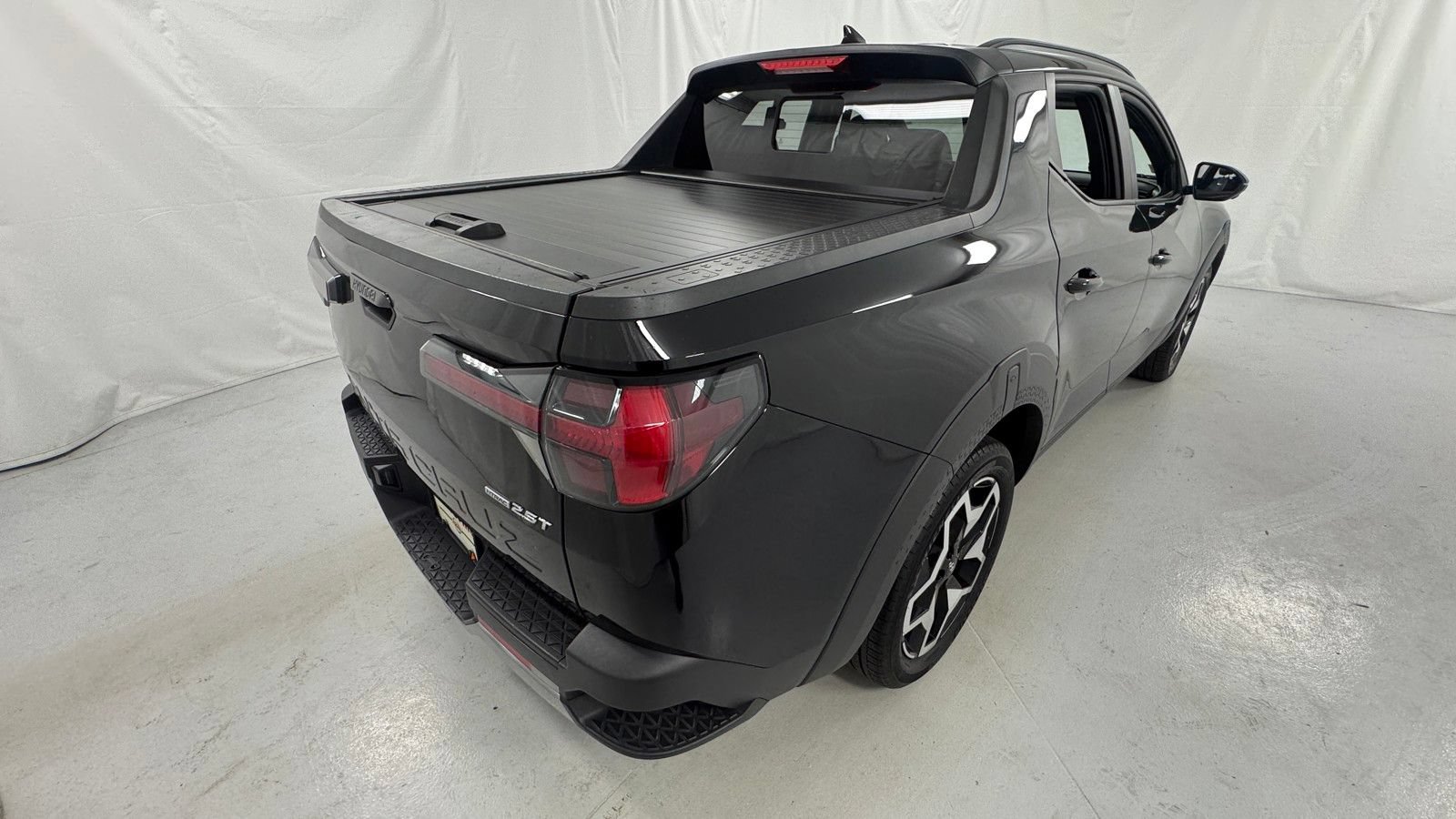 Used 2023 Hyundai Santa Cruz Limited AWD/4WD image 3