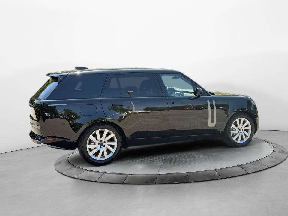 New 2026 Land Rover Range Rover Long Wheelbase SE AWD/4WD image 7