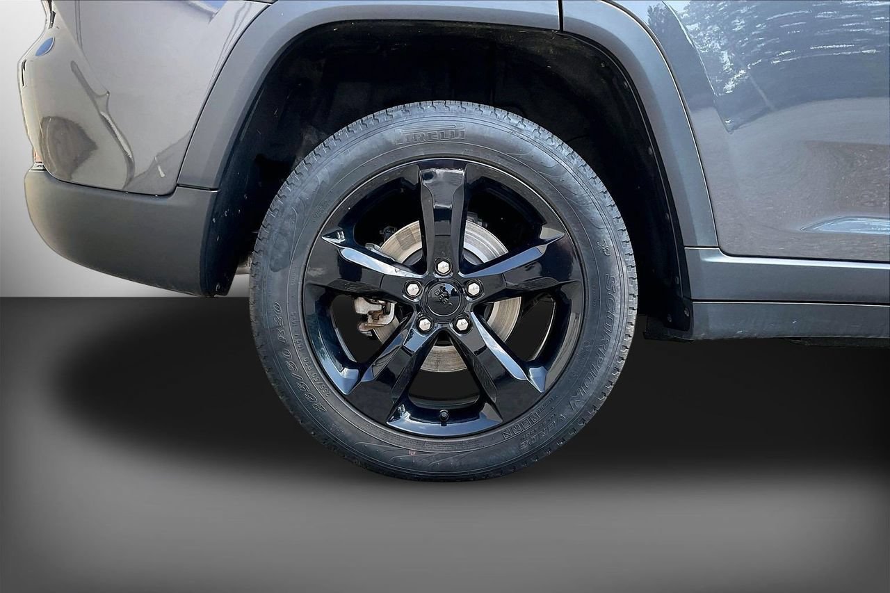 Certified 2023 Jeep Grand Cherokee Limited w/ Black Appearance Package AWD/4WD image 37