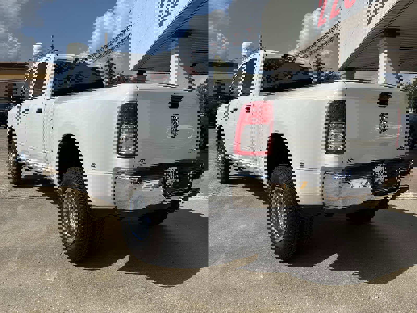 Used 2024 RAM 3500 Tradesman w/ Chrome Appearance Group image 30