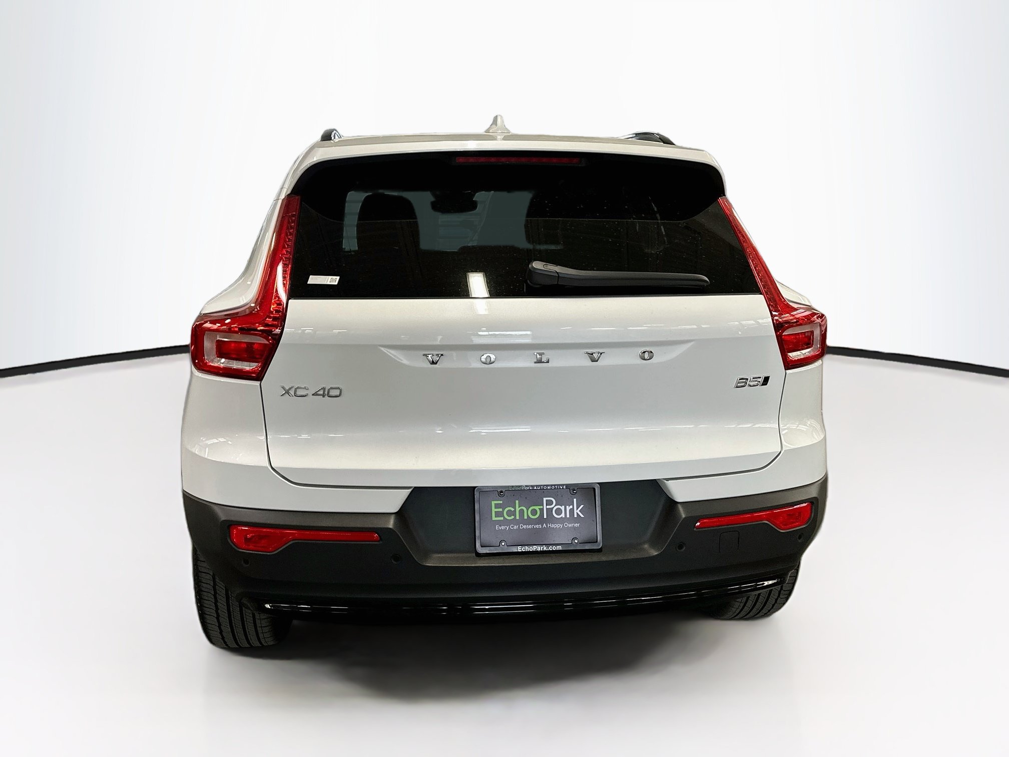 Used 2026 Volvo XC40 B5 Plus AWD/4WD image 7