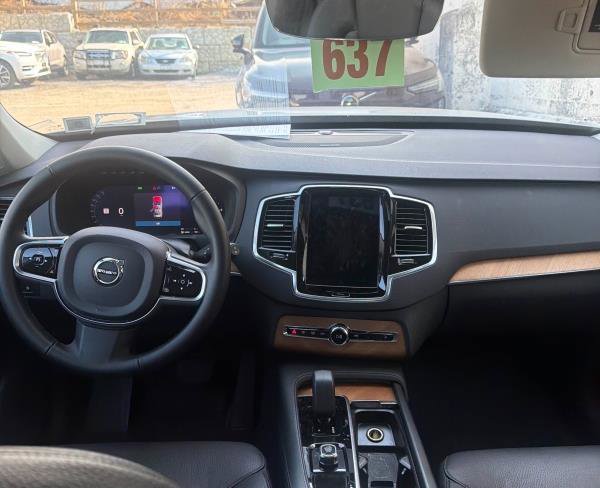 Used 2024 Volvo XC90 T8 Plus w/ Protection Package image 2