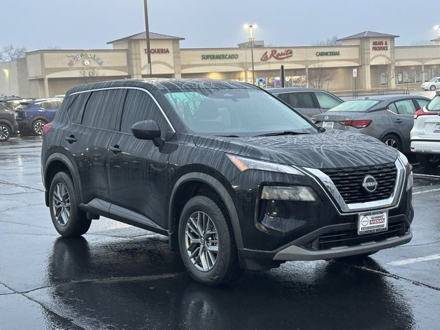 Used 2023 Nissan Rogue S image 3