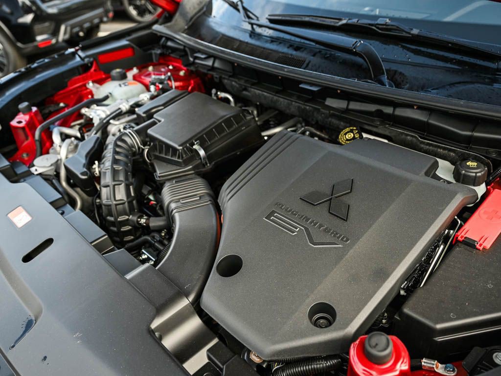 New 2025 Mitsubishi Outlander SE image 7