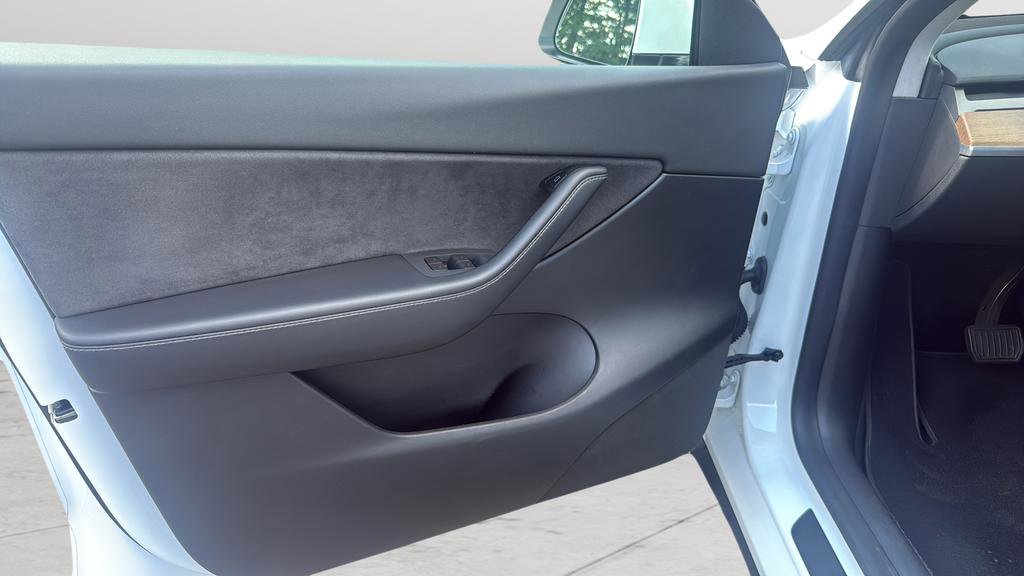 Used 2021 Tesla Model Y 2WD image 8