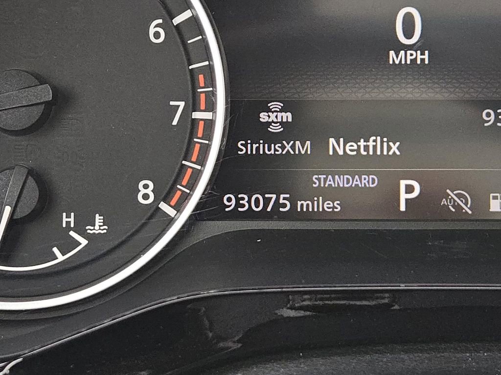 Used 2022 Nissan Pathfinder SV w/ SV Premium Package FWD image 22
