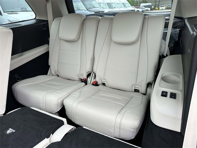 New 2026 Mercedes-Benz GLS 450 4MATIC image 33