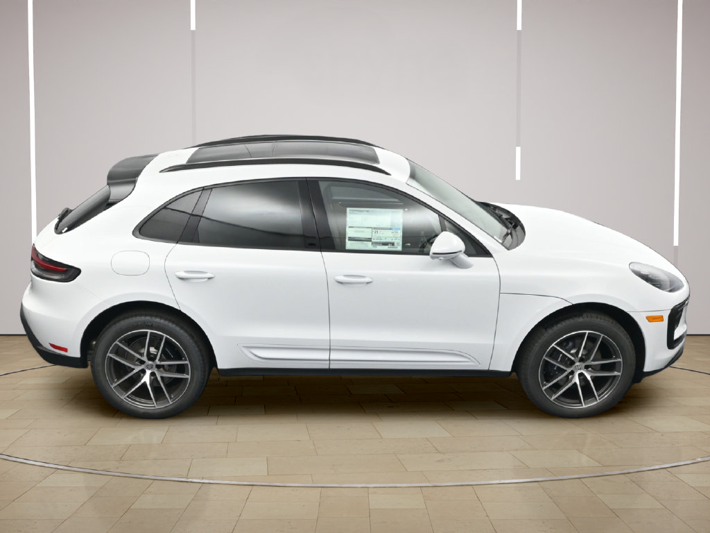 Certified 2026 Porsche Macan AWD/4WD image 37