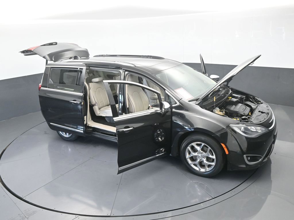 Used 2019 Chrysler Pacifica Limited image 74